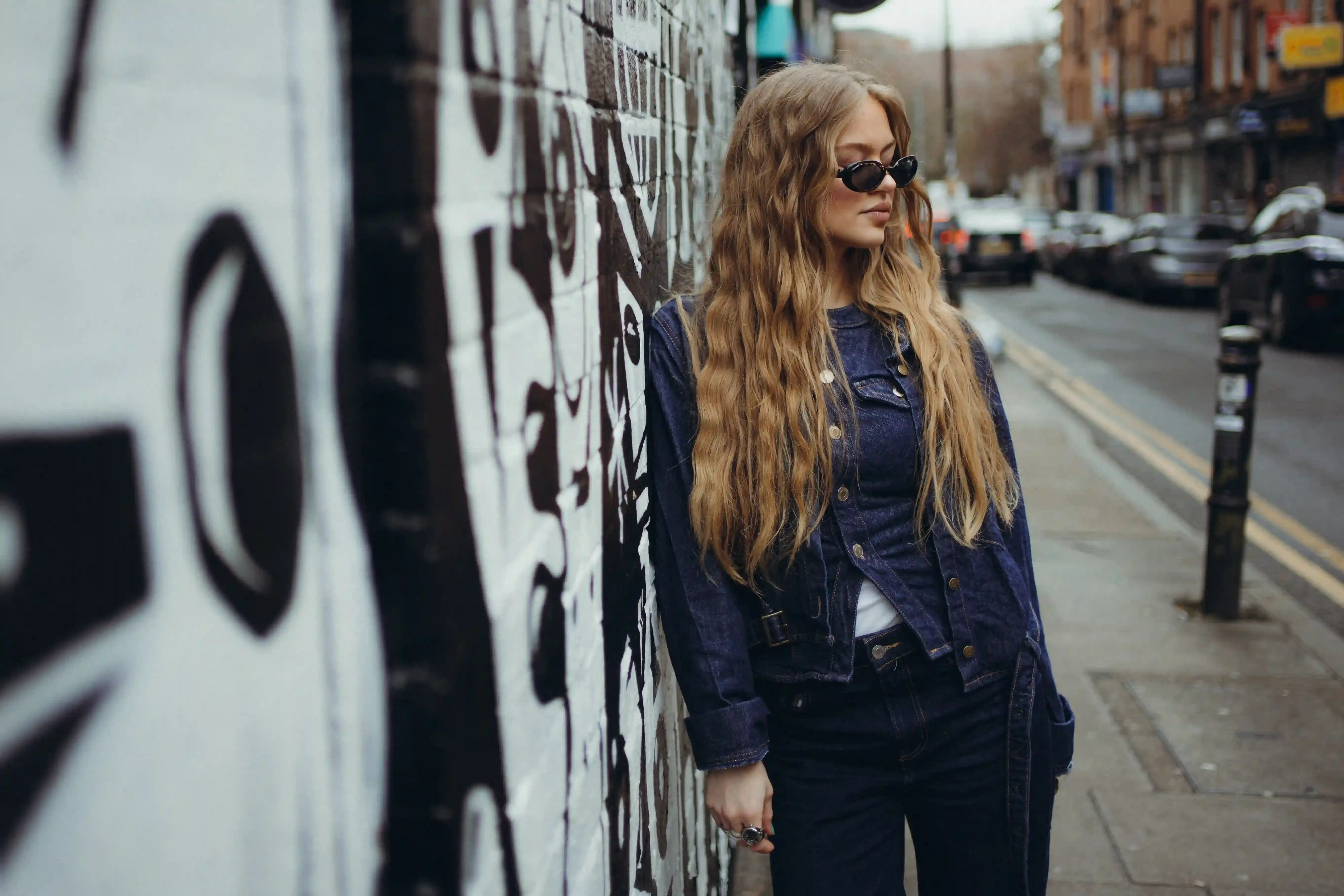 Laura in London, Porträt- und Menschenfotografie von Fanny Hellert