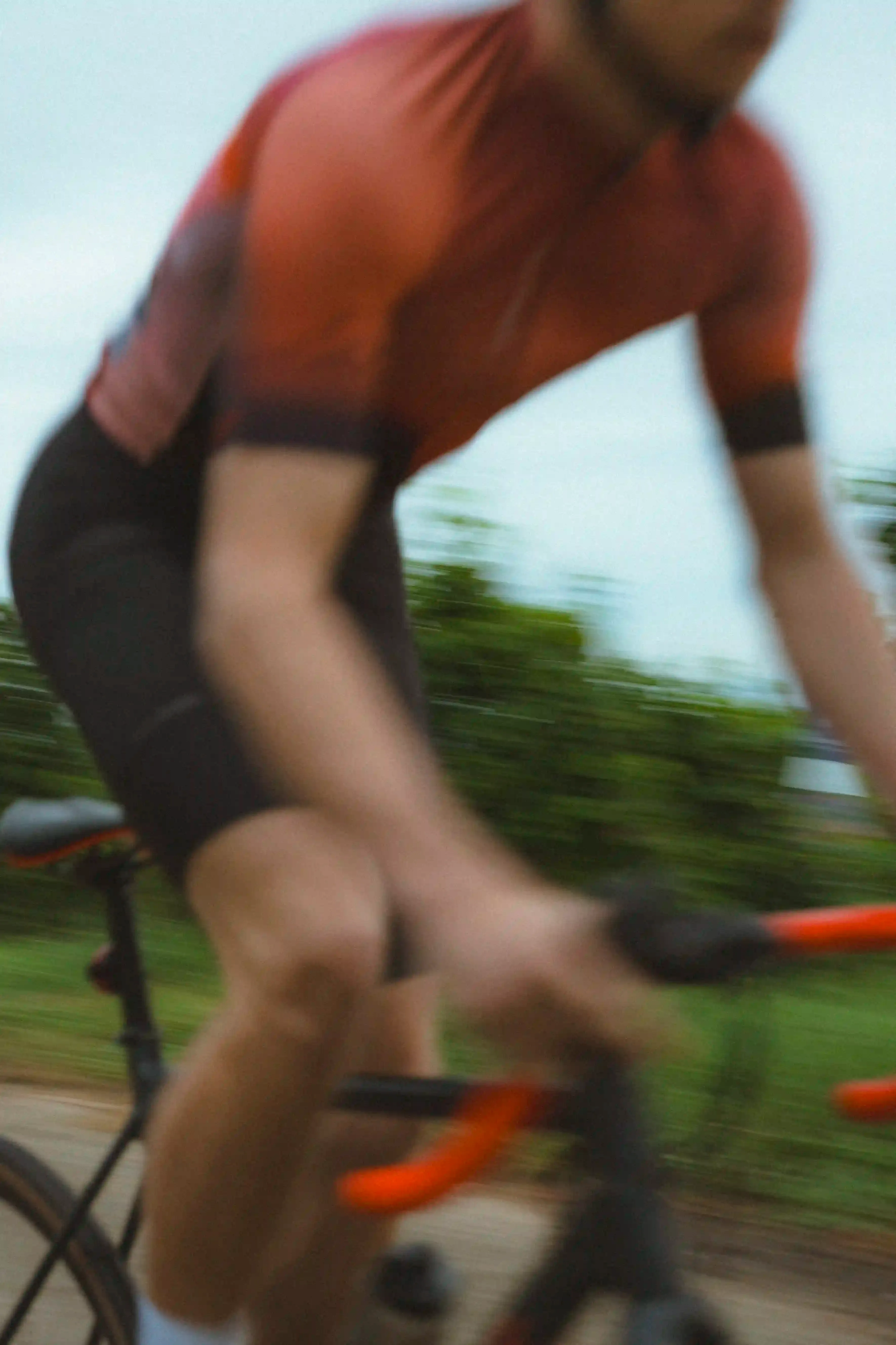 Radfahren in den Weinbergen, Sportfotografie von Fanny Hellert